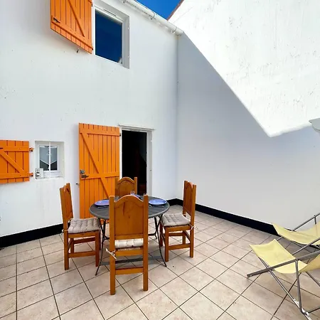 Holiday home Maison 3 Pieces Avec Piscine Chauffee & Tennis, Proche - Fr-1-231-298