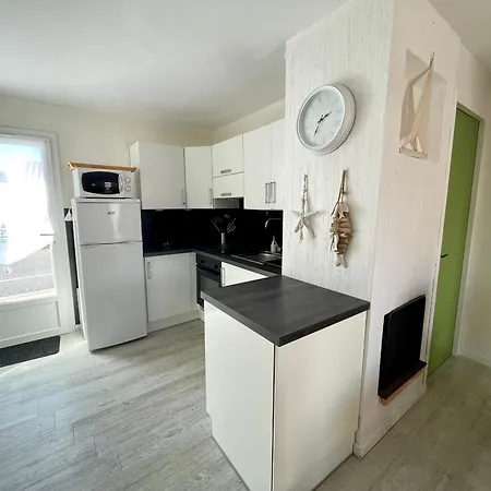 Maison 3 Pièces Avec Piscine Chauffée&tennis, Proche - Fr-1-231-298
